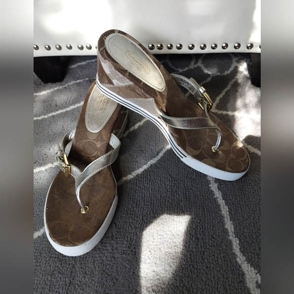 Coach "Pristine" Signature Patchwork Logo Sandals - Picture 4 of 15